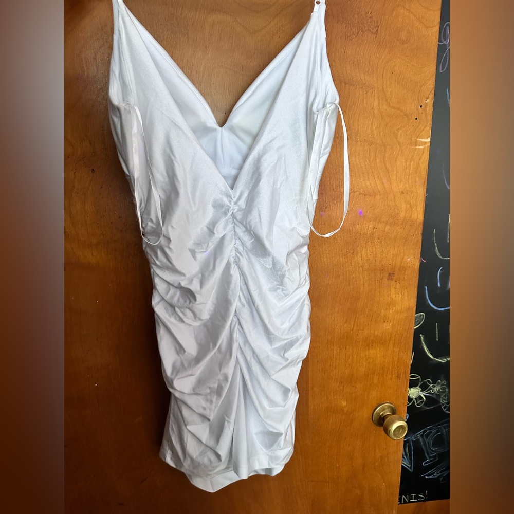 Super cute Windsor dress. A little wrinkly just needs to be ironed